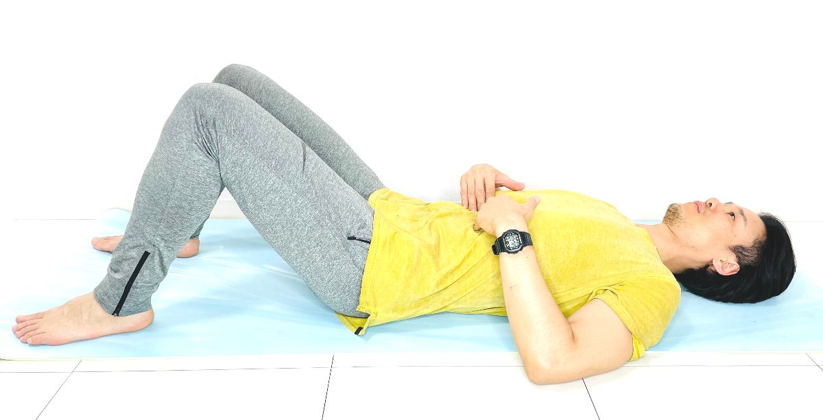 腸腰筋の筋力アップのリカバリートレーニング1：仰向けに寝る